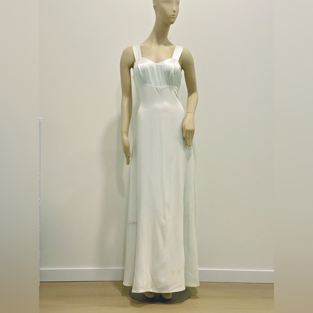 Nadine Shimmery Mint Green Gown – Size 7